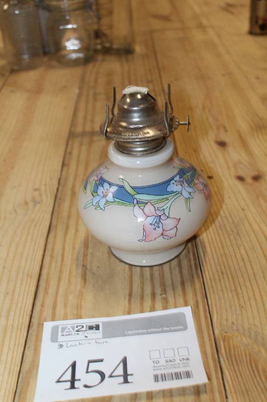lot 454 image: Lantern