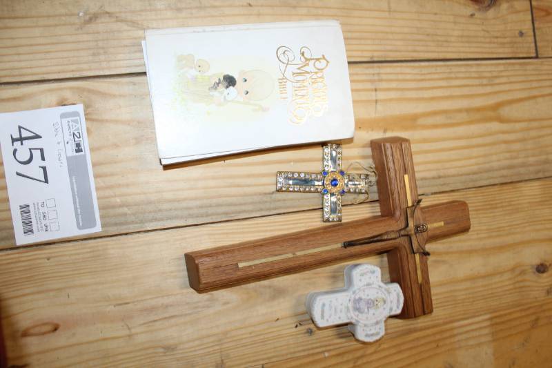 lot 457 image: Precious Moments Bible and Crosses