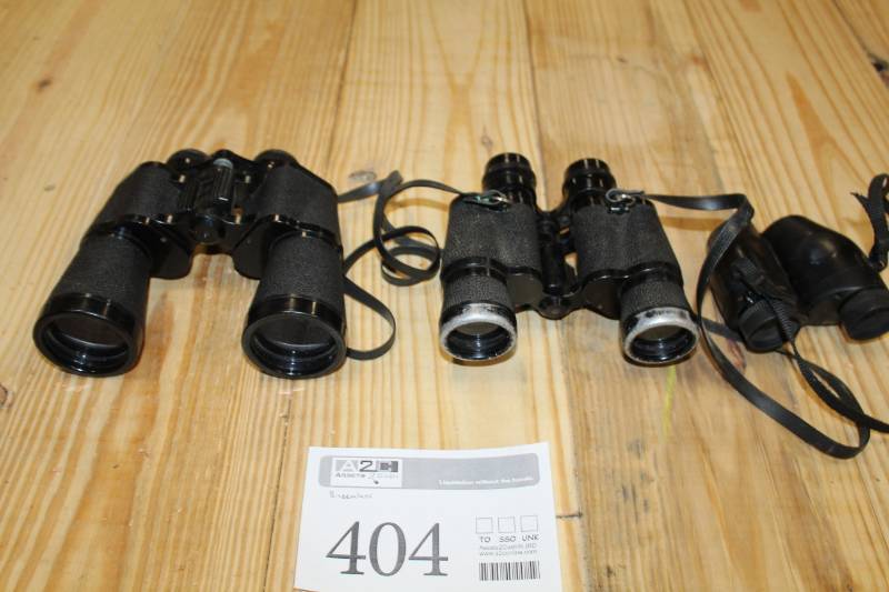 lot 404 image: 3 binoculars, all work well