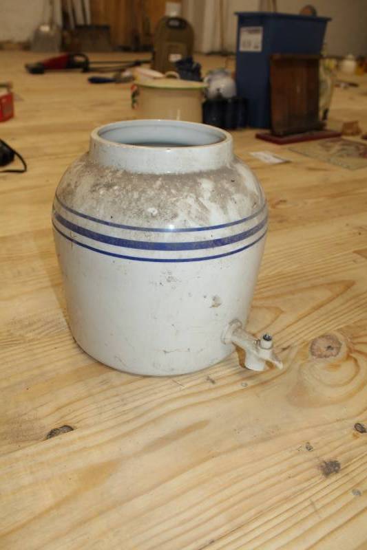 lot 403 image: Antique water cooler base