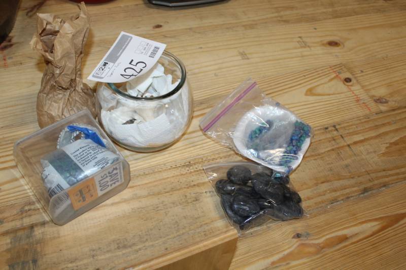 lot 425 image: Everything needed for a fish