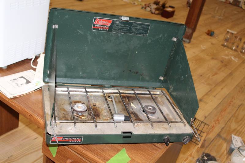 lot 400 image: Coleman propane stove