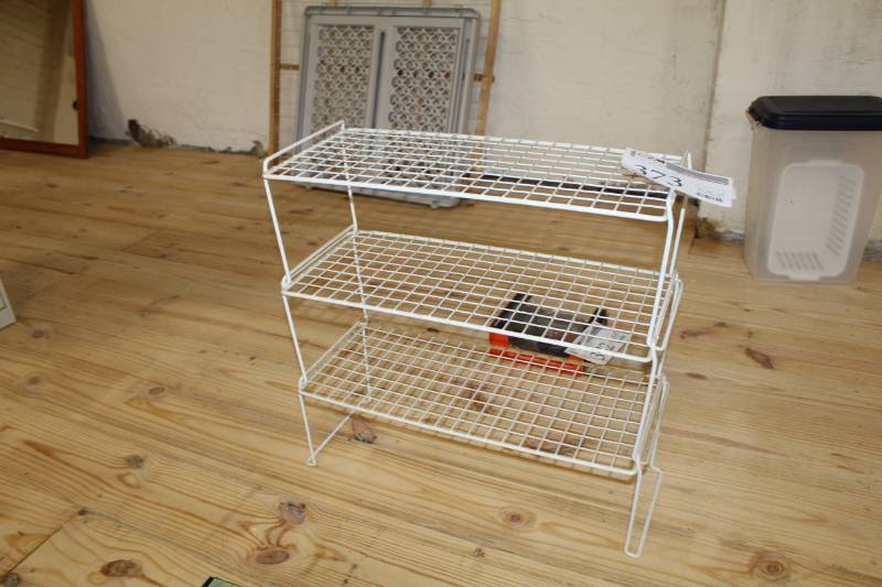 lot 373 image: Wire shelf
