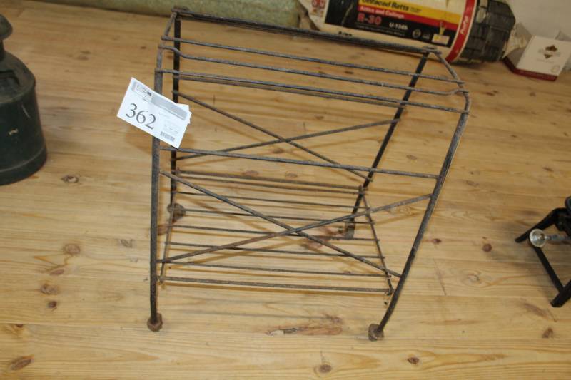 lot 362 image: Saddle stand