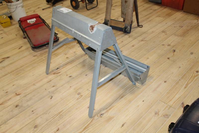 lot 365 image: Foldable Sawhorses