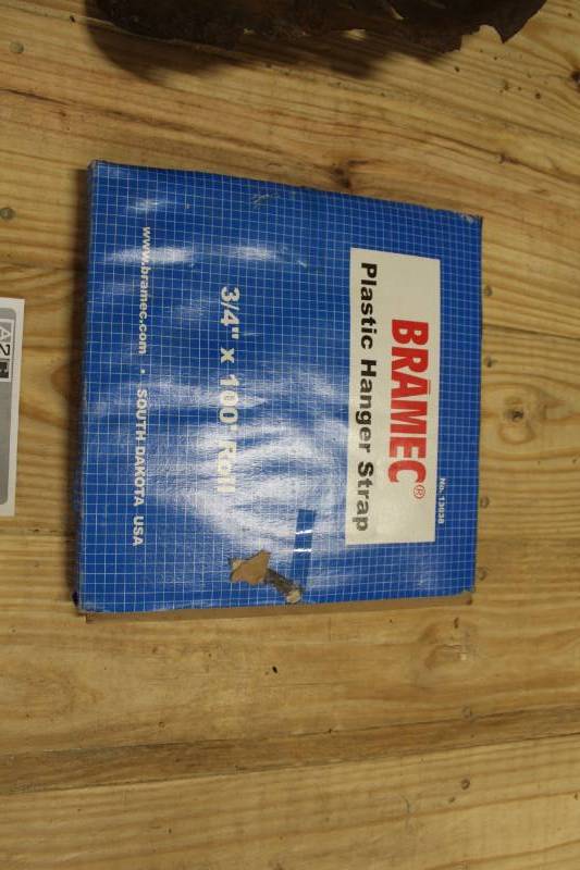 lot 322 image: Plastic hanger strap.  X 100