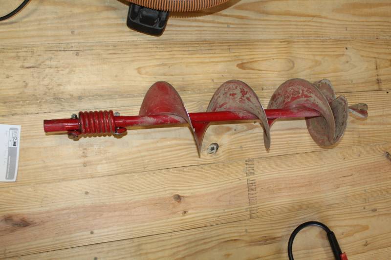 lot 333 image: Dirt auger attachment