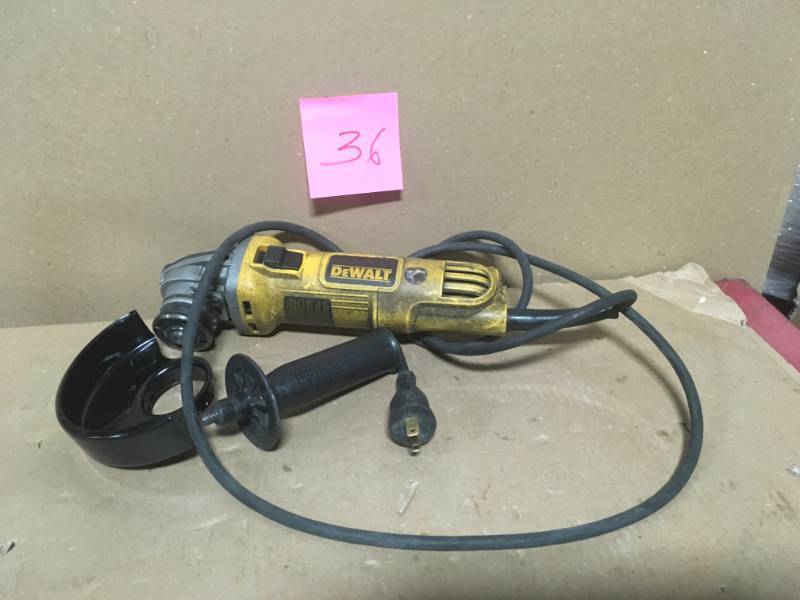 DEWALT 7 Amp 4-12 in. Small Angle Grinder with 1-Touch Guard USED In very good condition