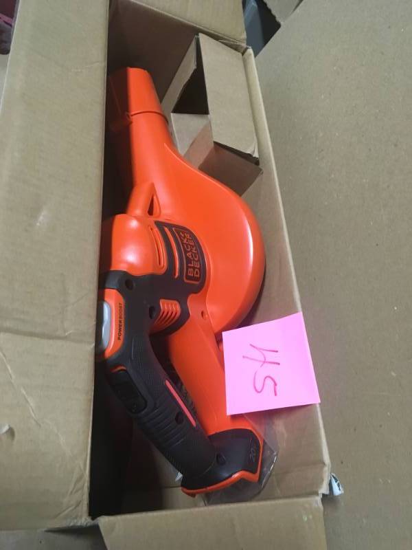 BLACKDECKER 130 MPH 100 CFM 20-Volt MAX Lithium-Ion Cordless Handheld Leaf Sweeper with 2.0Ah Battery and Charger Included In very good condition