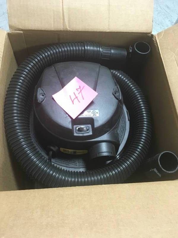 RIDGID 6 gal. 4.25-Peak HP Stainless Steel Wet Dry VAC with Bonus Crevice Tool and Dusting Brush In very good condition