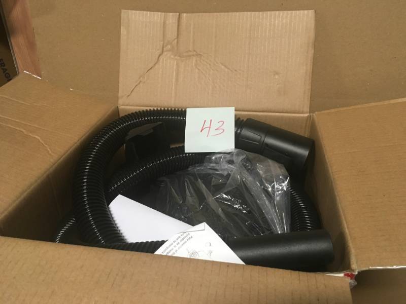 Husky 4 Gal. Portable Poly WetDry Vac in very good condition
