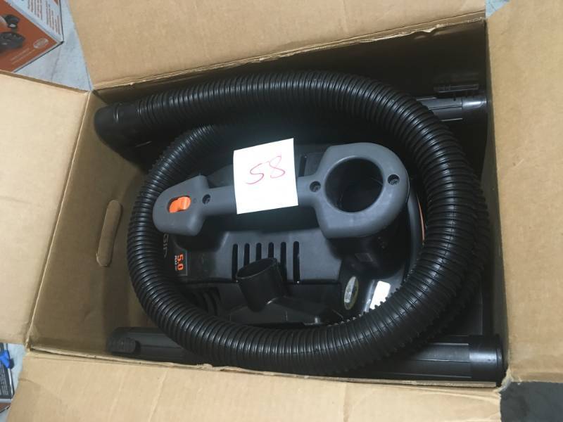 RIDGID 4 Gal. 5.0-Peak HP Portable WetDry Vacuum in very good condition