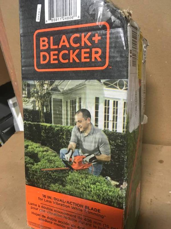 BLACKDECKER 16 in. 3.0 Amp Corded Electric Hedge Trimmer in very good condition