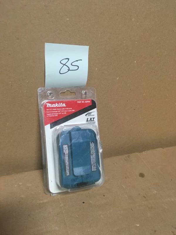 Makita 18-Volt LXT Lithium-Ion Cordless Power Source with 2 USB ports in very good condition