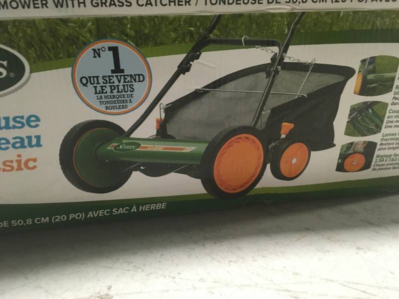 Scotts 20 in. Manual Walk Behind Reel Mower with Grass Catcher in very good condition