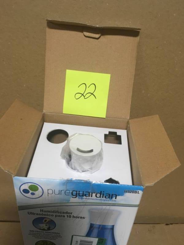 0.21 Gal. 10-Hour Ultrasonic Cool Mist Table Top Humidifier in very good condition