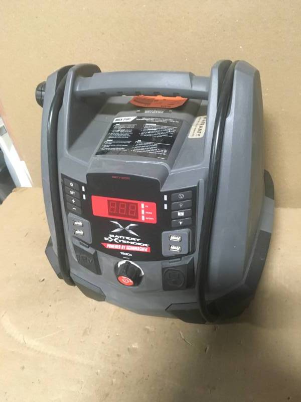 Schumacher Battery Extender 12-Volt, 1,200 Amp Battery Jump Starter in very good condition
