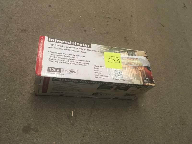 Fahrenheat 1,500-Watt Infrared Portable Electric Patio Heater with 120-Volt Plug and Switch in very good condition