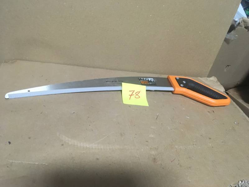 Fiskars 18 in. D-Handled Pruning Saw in very good condition