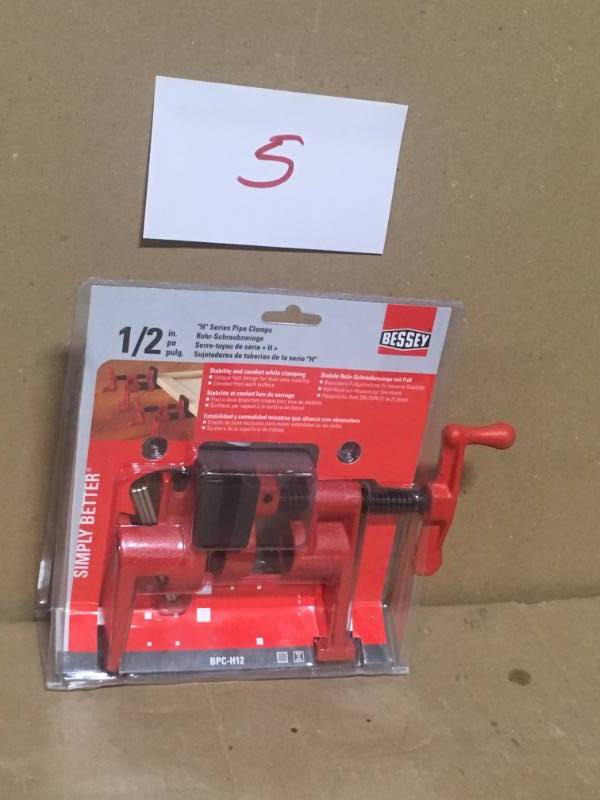 lot 5 image: BESSEY H-Style Pipe Clamp Fixture Set for 12 in. Black Pipe in good condition