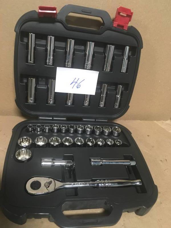 lot 46 image: Husky 12 in. Drive Mechanics Tool Set (37-Piece) in good condition