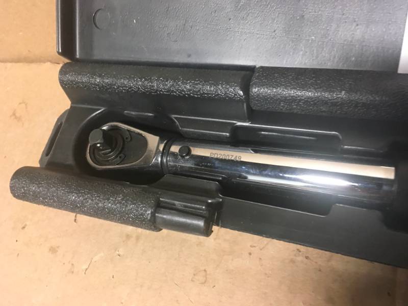 lot 101 image: Husky 12 in. Drive Torque Wrench in good condition