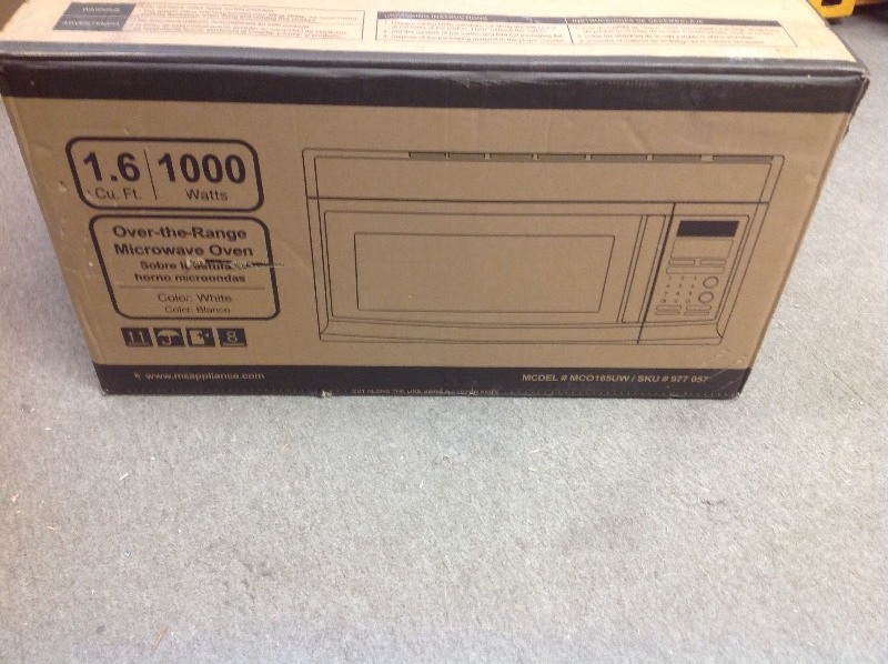 lot 110 image: Magic Chef 1.6 cu. ft. Over the Range Microwave in White in good conditions