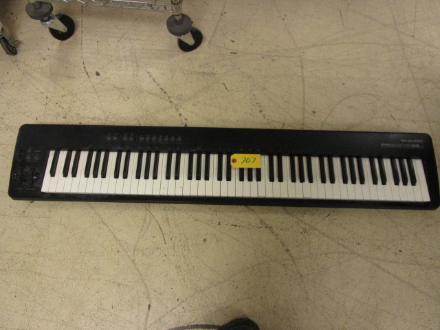 lot 707 image: M-AUDIO KEYBOARD