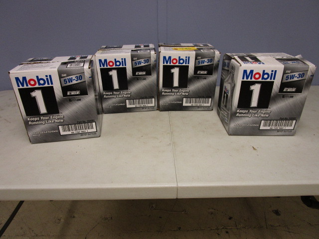 lot 736 image: MOBIL 1 5W-30 MOTOR OIL - NEW