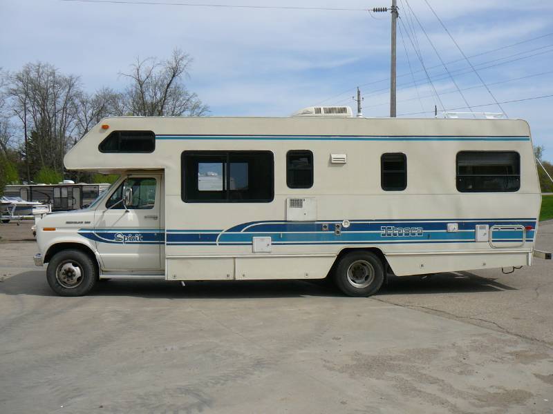 lot 4 image: 1991 Ford Motorhome  Reserve Lowered