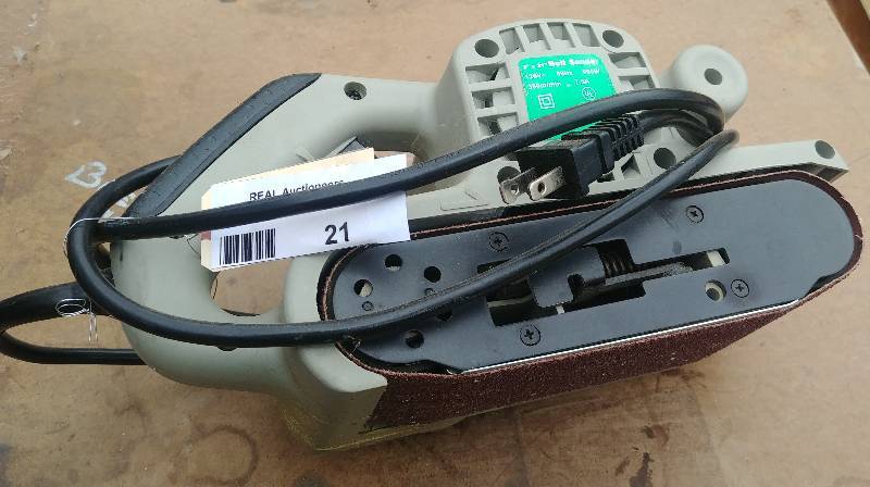 lot 21 image: Belt Sander