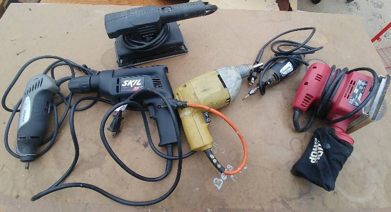 lot 24 image: Power Tool Assortment
