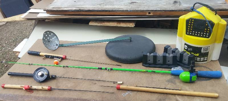 lot 52 image: Fishing Set