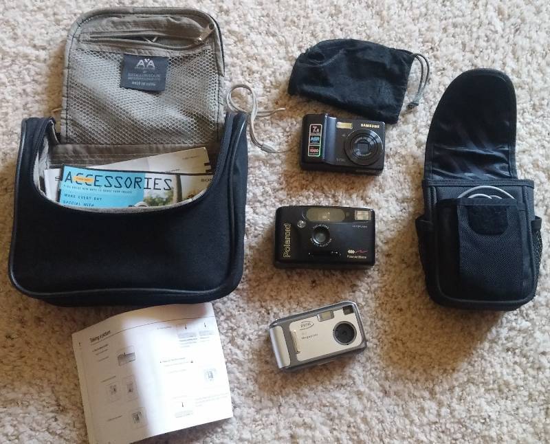 lot 130 image: Set of Cameras and Cases