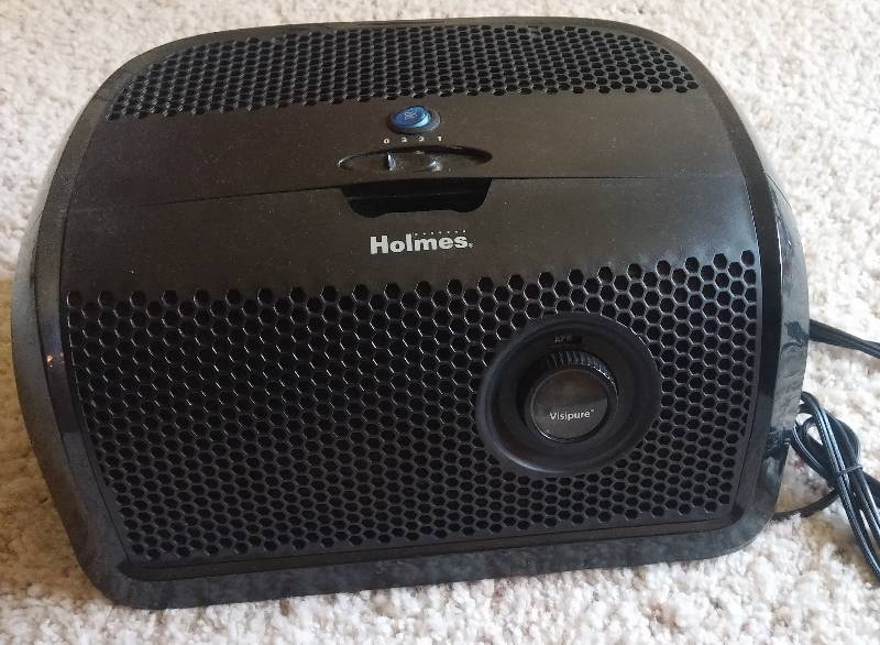 lot 131 image: Holmes Air Purifier