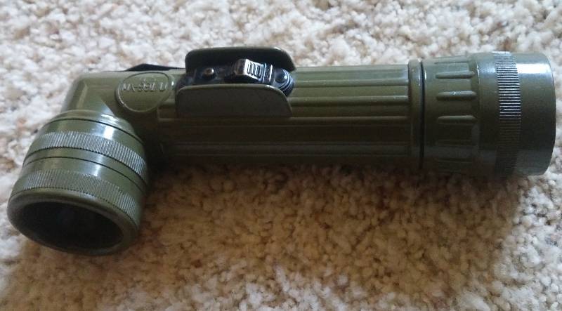 lot 132 image: Authentic U.S. Army Service Light