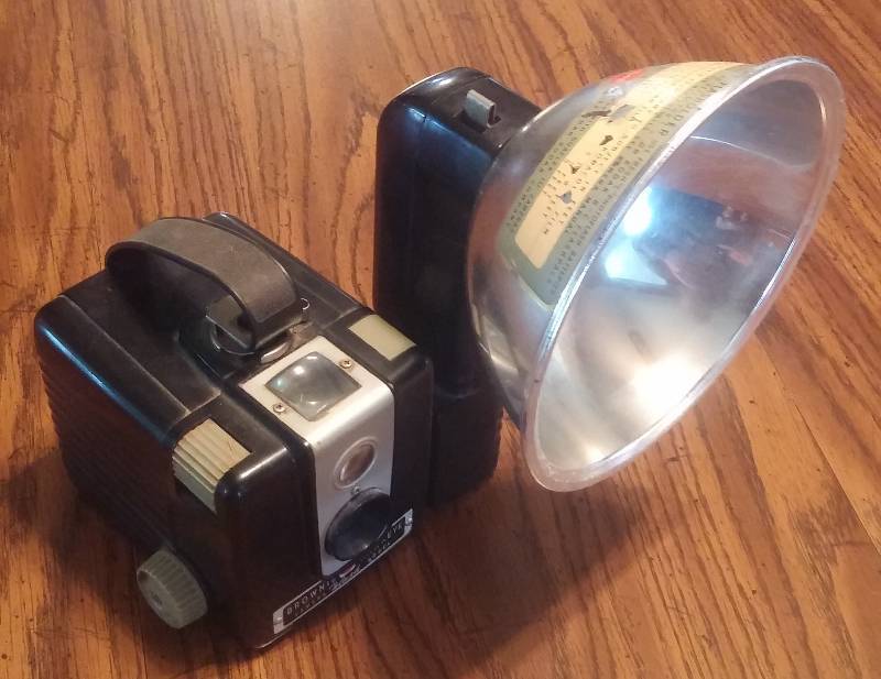 lot 148 image: Antigue Camera