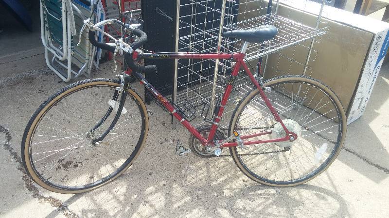 lot 152 image: 10 Speed Bike