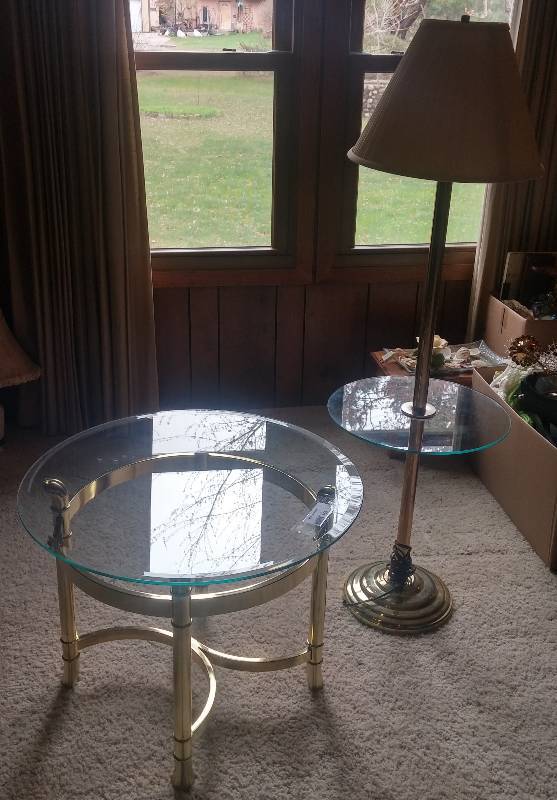 lot 159 image: Glass Top Table and Lamp Set