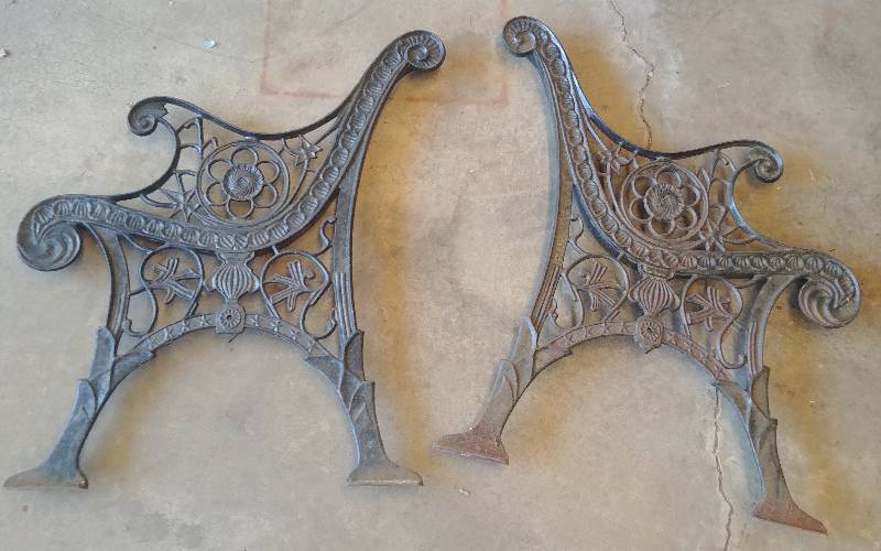 lot 178 image: Cast Iron Bench Ends
