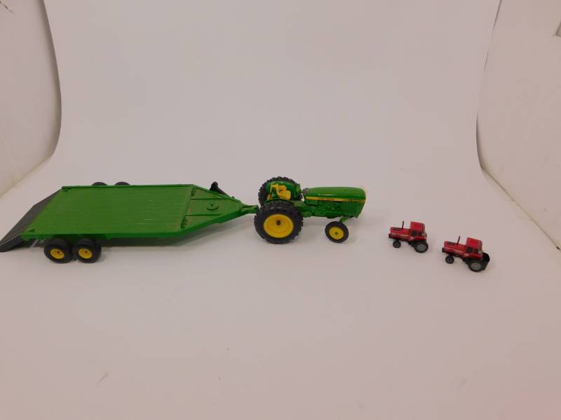 Ertl John Deere Tractor and Trailer