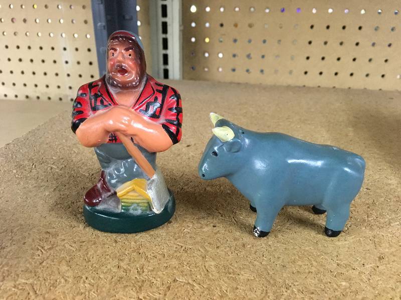 lot 329 image: Paul Bunyan & Babe The Blue Ox Salt & Pepper Shakers