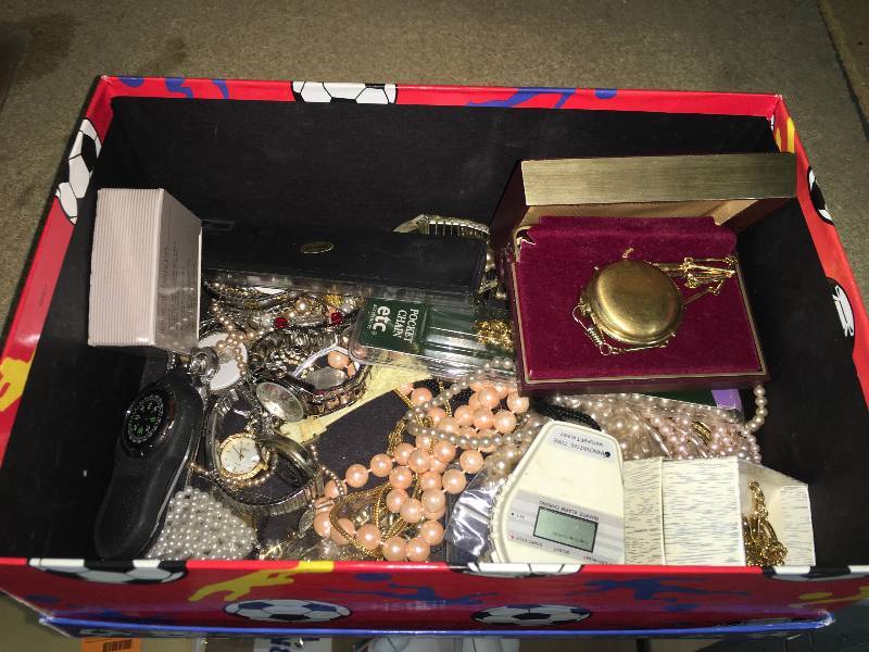 lot 370 image: Box Of Misc Jewelry