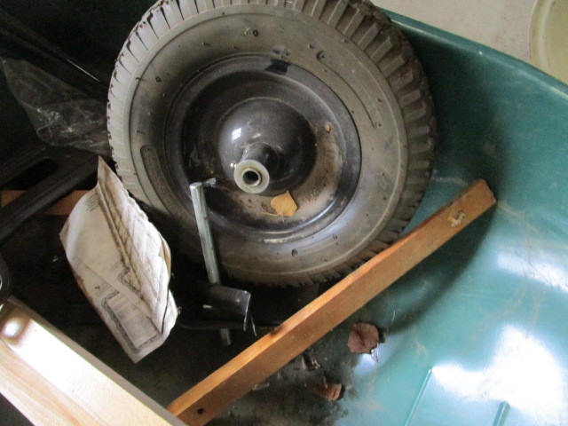 lot 16 image: (New) Wheelbarrow