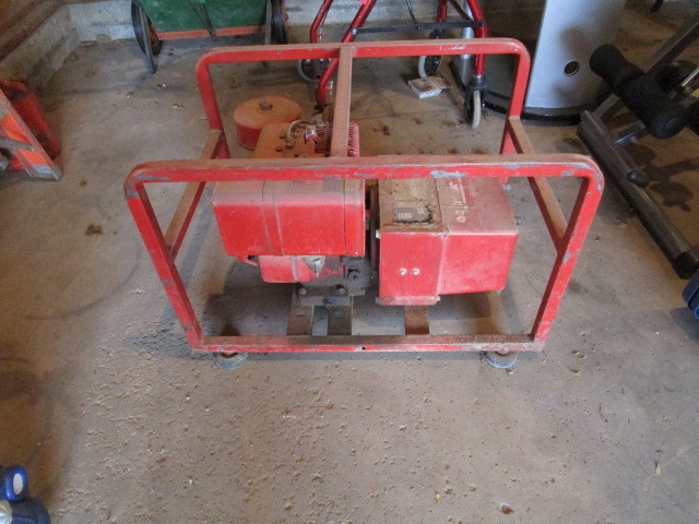 lot 18 image: Generator