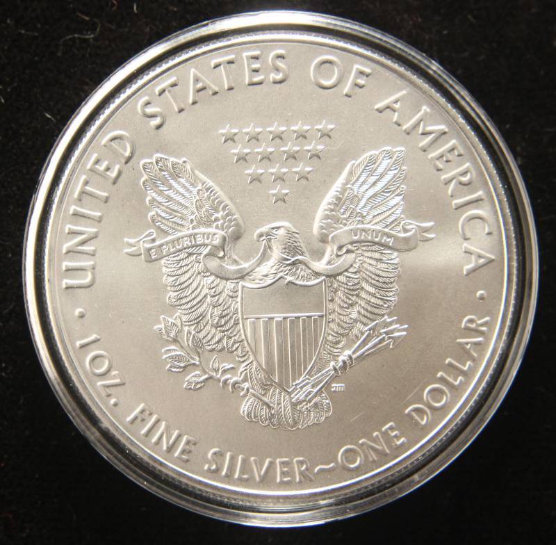 lot 21 image: 2017 AMERICAN SILVER EAGLE 1 TROY OZ. .999 FINE SILVER IN AIRTITE