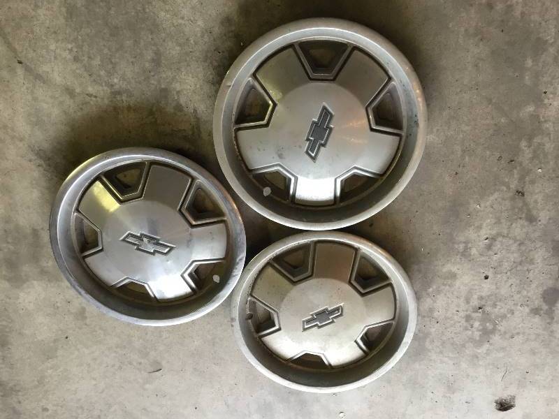 3 Chevrolet hub caps