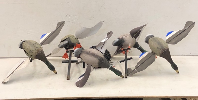 lot 21 image: Set Of (5) Mojo-Ducks