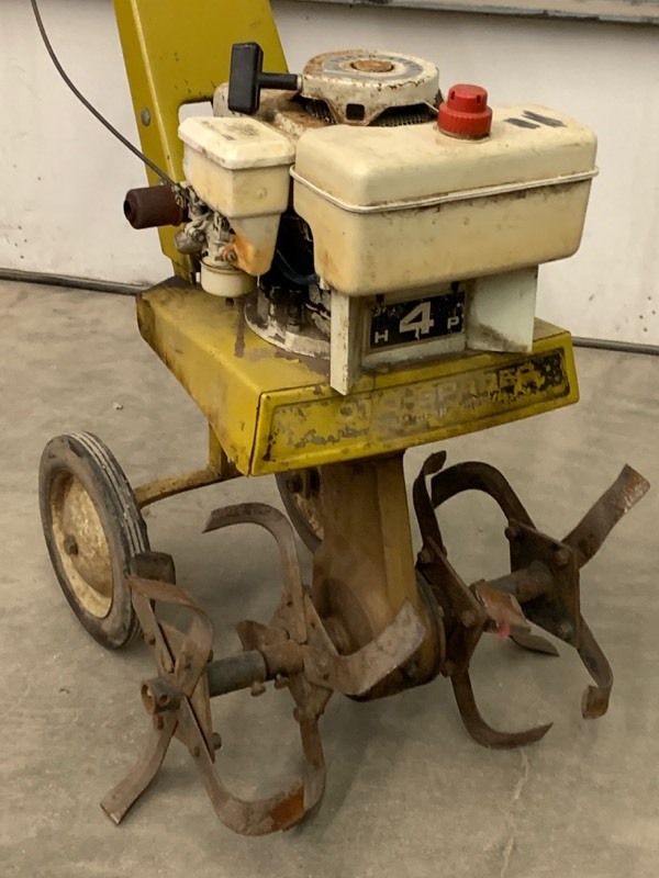 lot 5 image: Roto-Spader 4HP Tiller