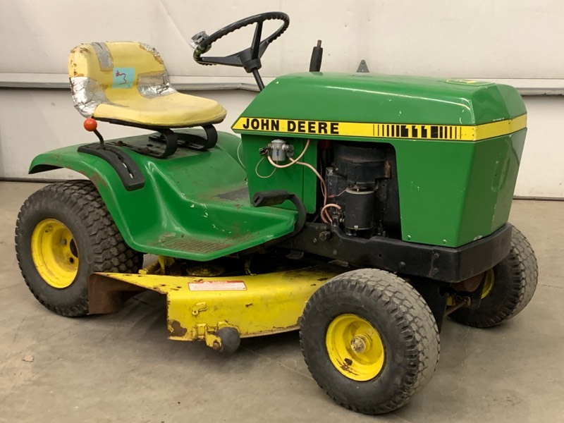 john deere 111 lawn tractor